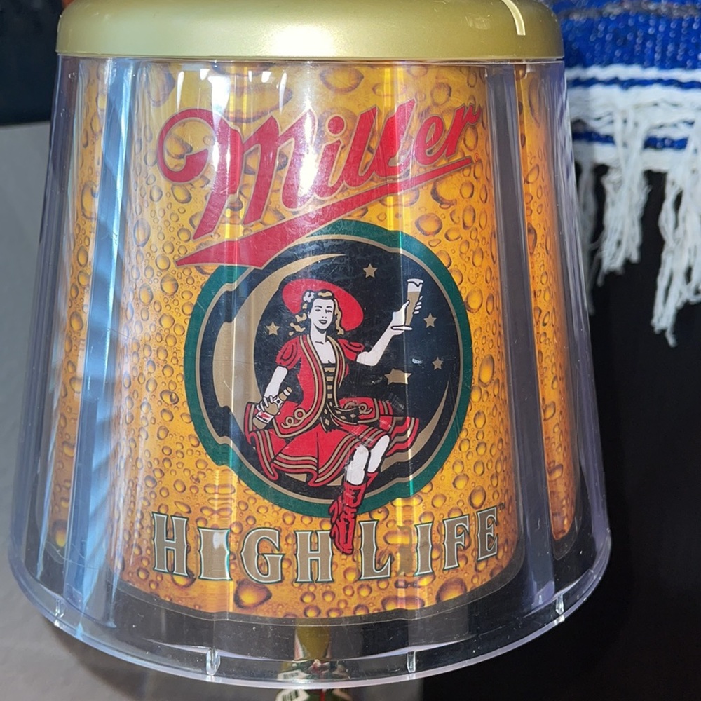Miller High Life Antique Rotating Desk Lamp. This in Excellent Condition!!